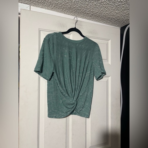 Lululemon Crescent Tee *Veil - Picture 3 of 5